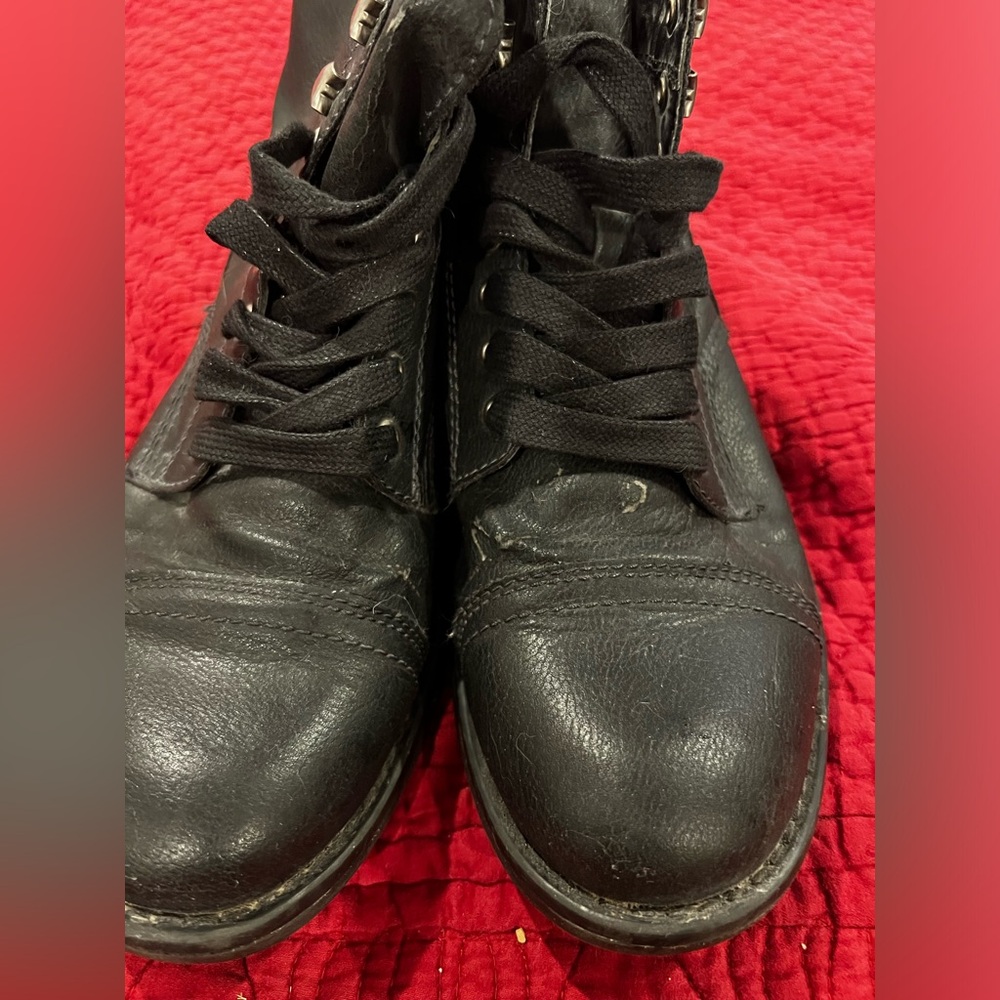 Men’s Black Lace Up Boot